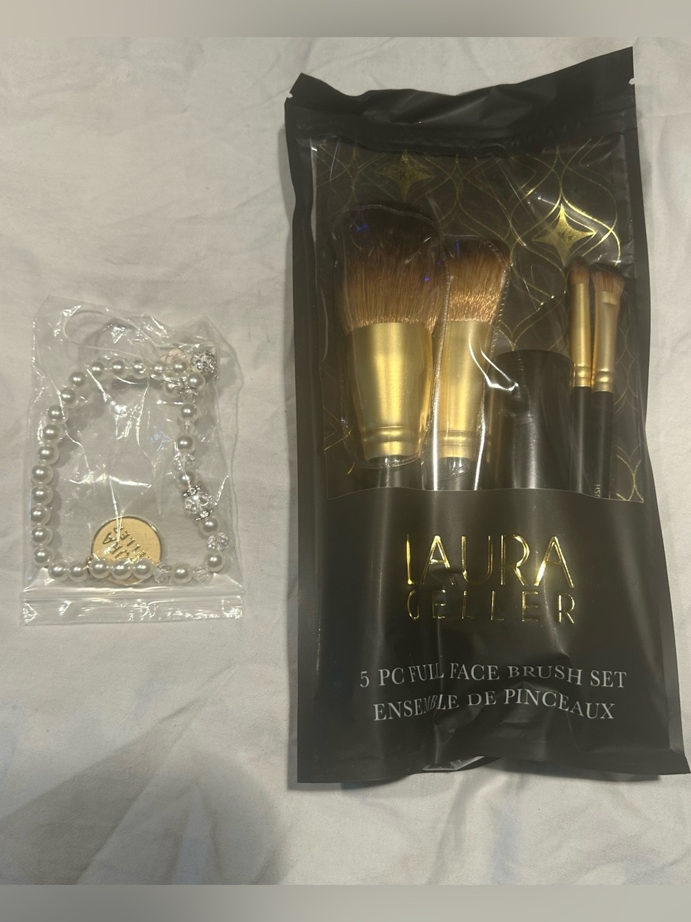 Laura Geller 5 P.C. full face brush set + phone charm